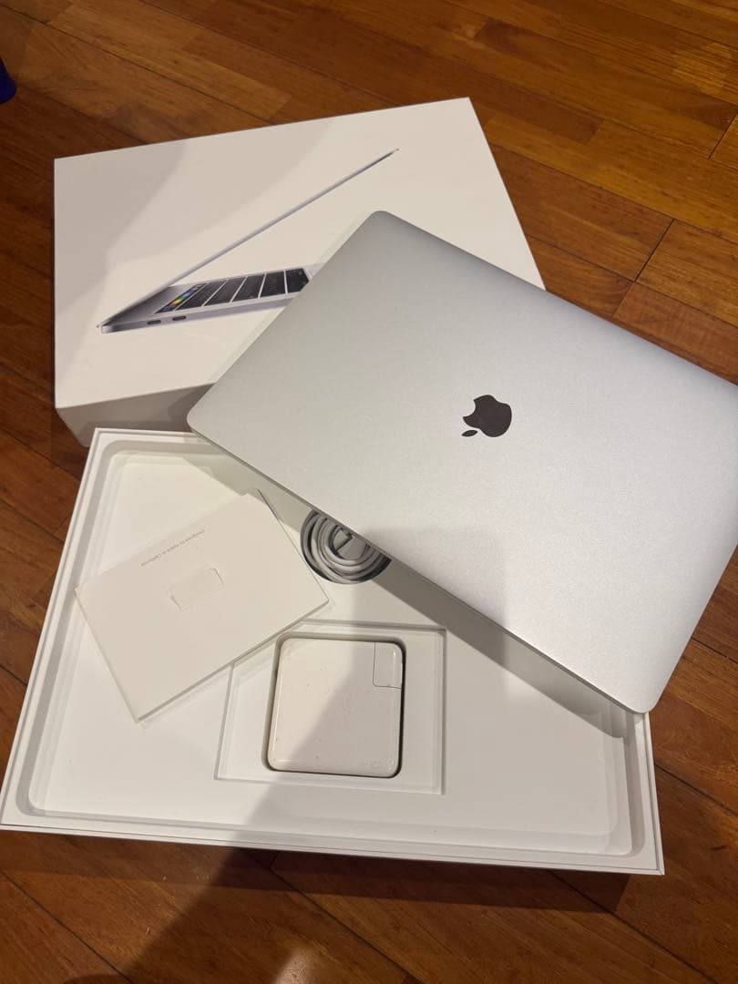 Apple MacBook Pro 15-inch (2017) 本体