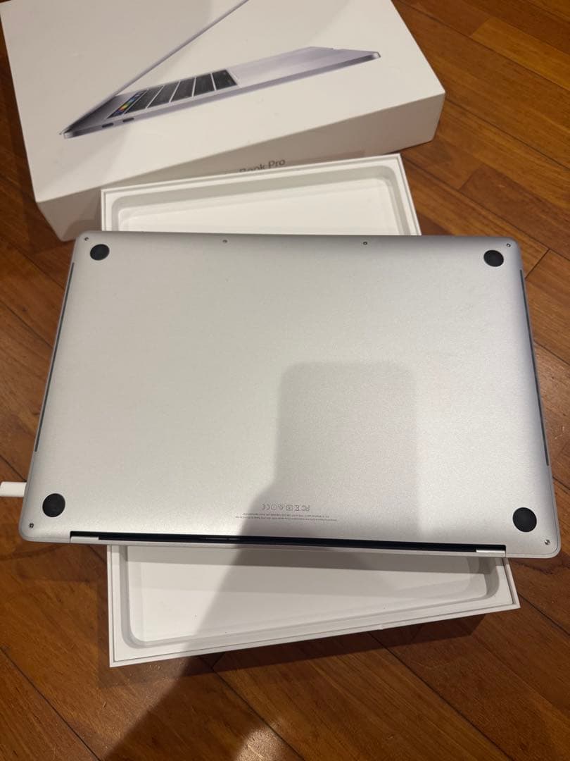 Apple MacBook Pro 15-inch (2017) 本体