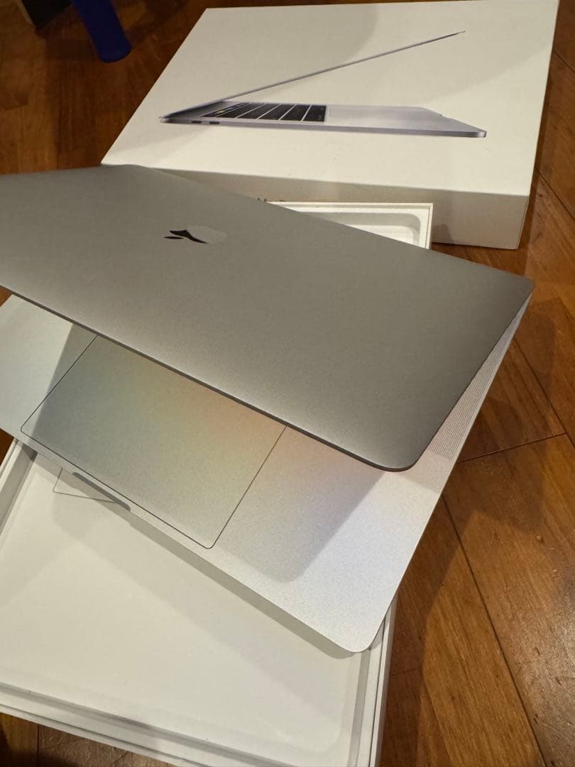 Apple MacBook Pro 15-inch (2017) 本体