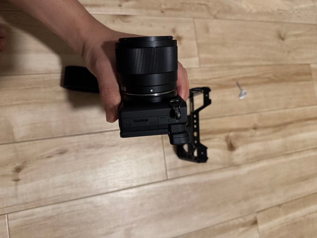 価格を値下げしました。 SONY α6400 ミラーレスカメラ レンズ3本付き