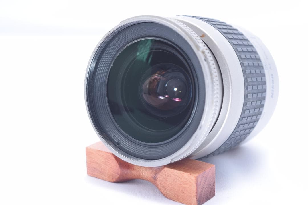 ②Nikon D50 デジタル一眼レフカメラ 綺麗な銀色！です!!!　⭐