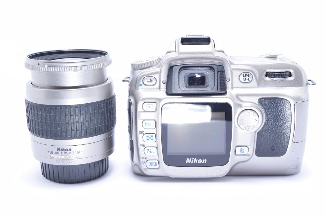 ②Nikon D50 デジタル一眼レフカメラ 綺麗な銀色！です!!!　⭐