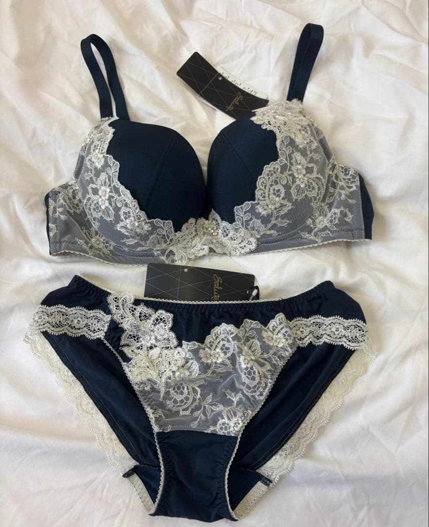 ワコール　サルート 57 G ニュールック　ブラショーツセット　E75L GB