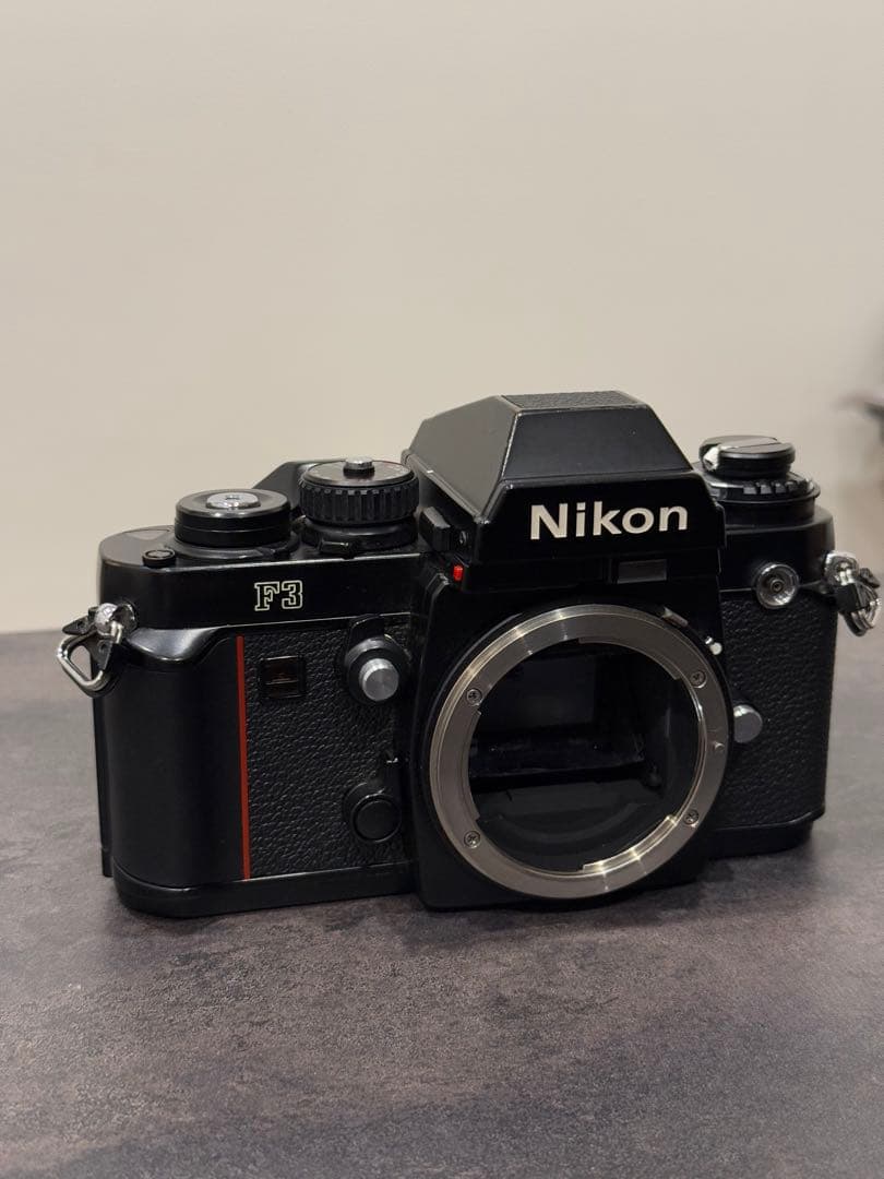 Nikon F3 ボディ　ケース付き
