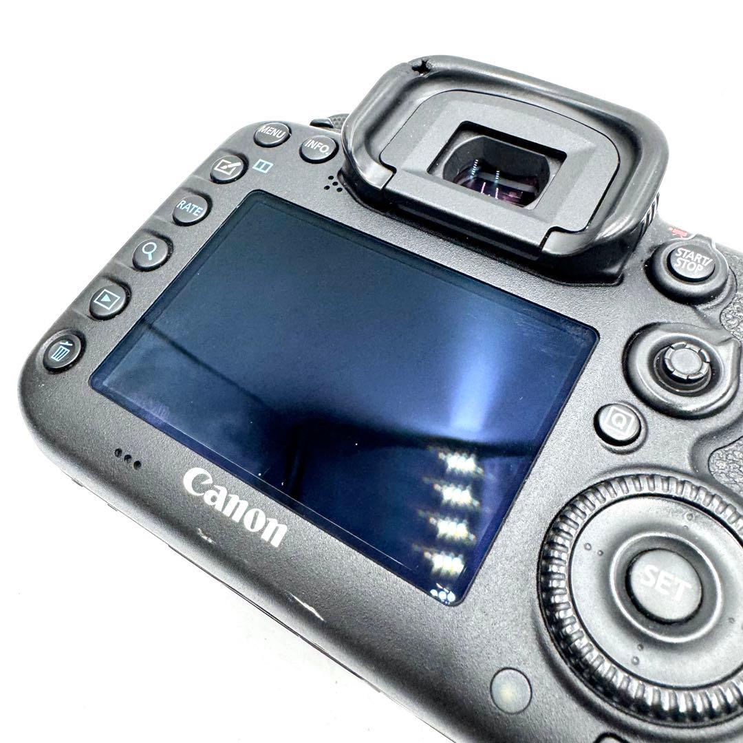美品 CANON キャノン EOS 7D Mark II デジタル一眼レフ