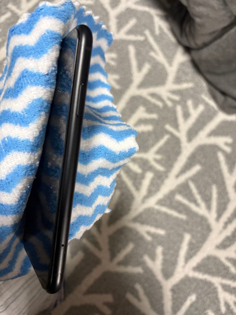 美品❗️iPhoneXR Black 64GB ケース付 バッテリー90%