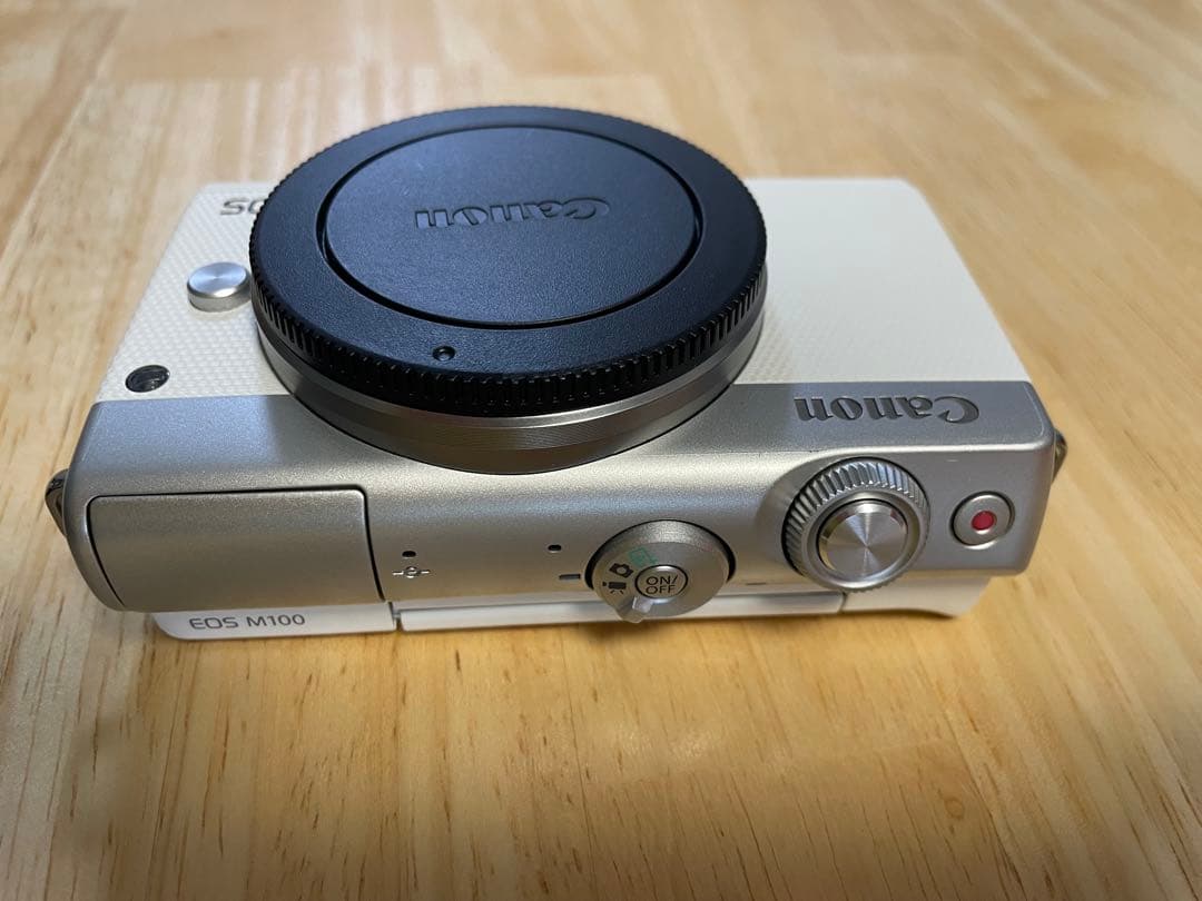 Canon EOS M100 ホワイト ダブルズームキット