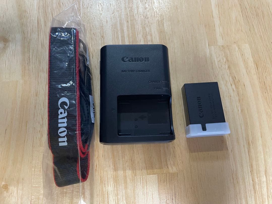 Canon EOS M100 ホワイト ダブルズームキット