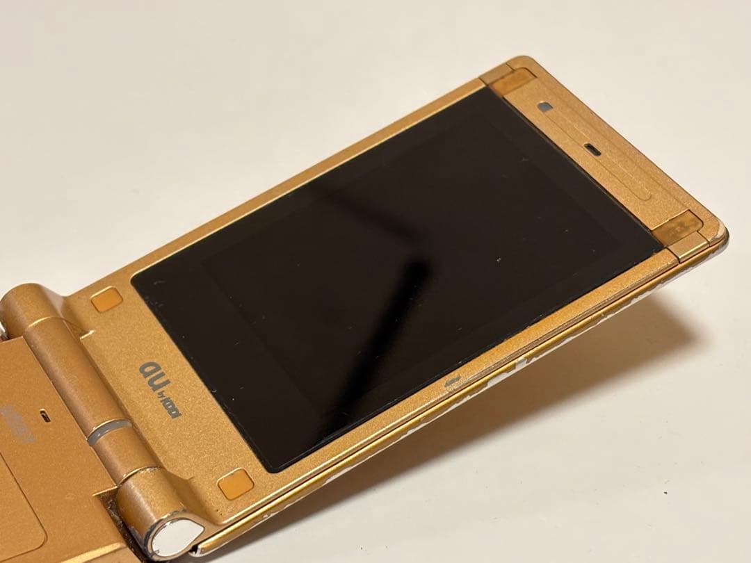 【W55T】TOSHIBA au かんたん携帯 ゴールド　ガラケー