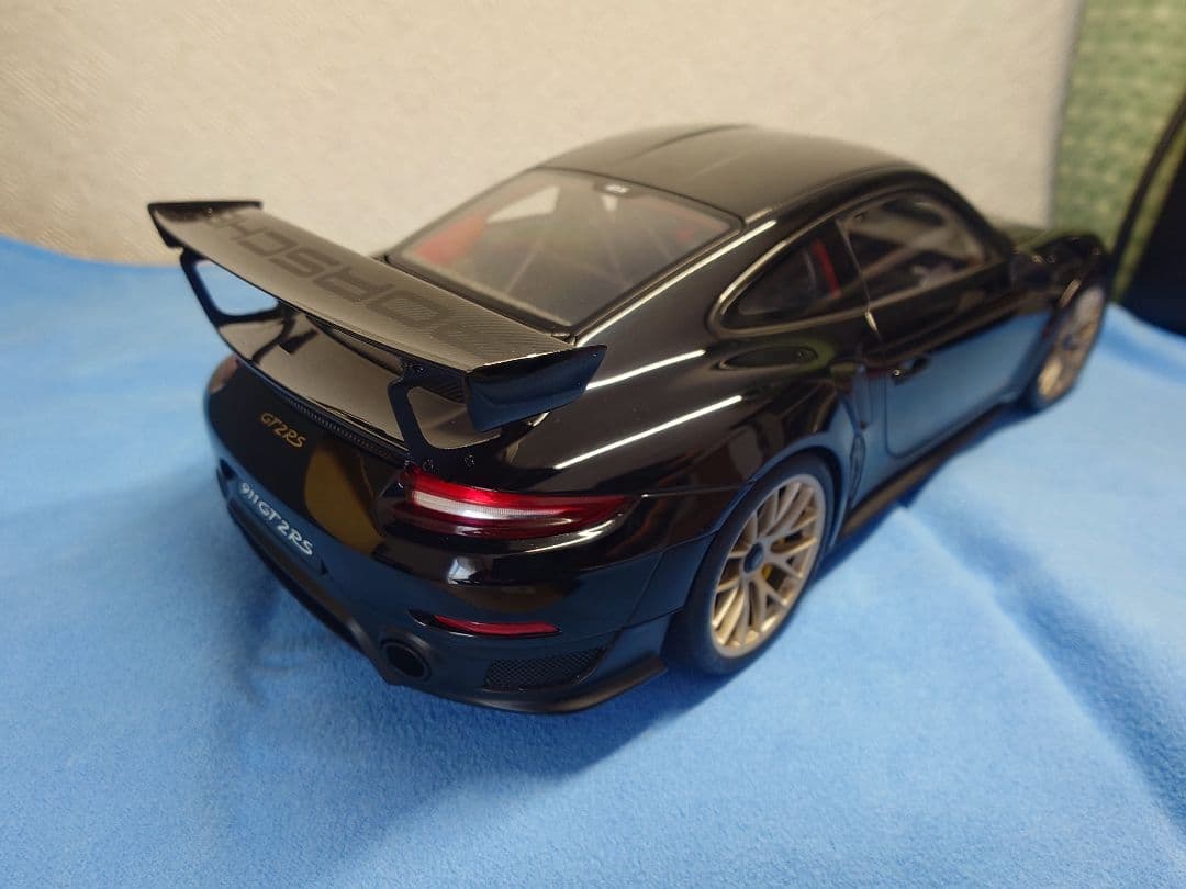 オートアート1/18 ポルシェ 911 (991.2) GT2