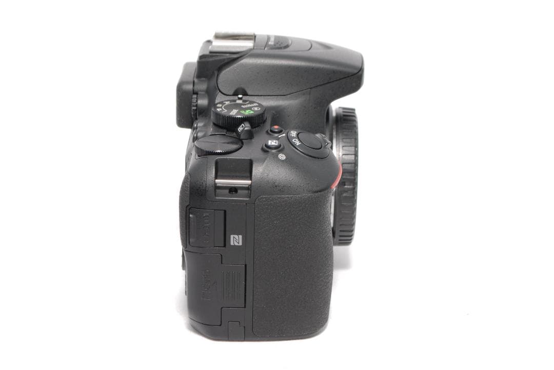 ✨Nikon D5600✨美品✨ショット数極少✨初心者向け✨一眼レフ✨