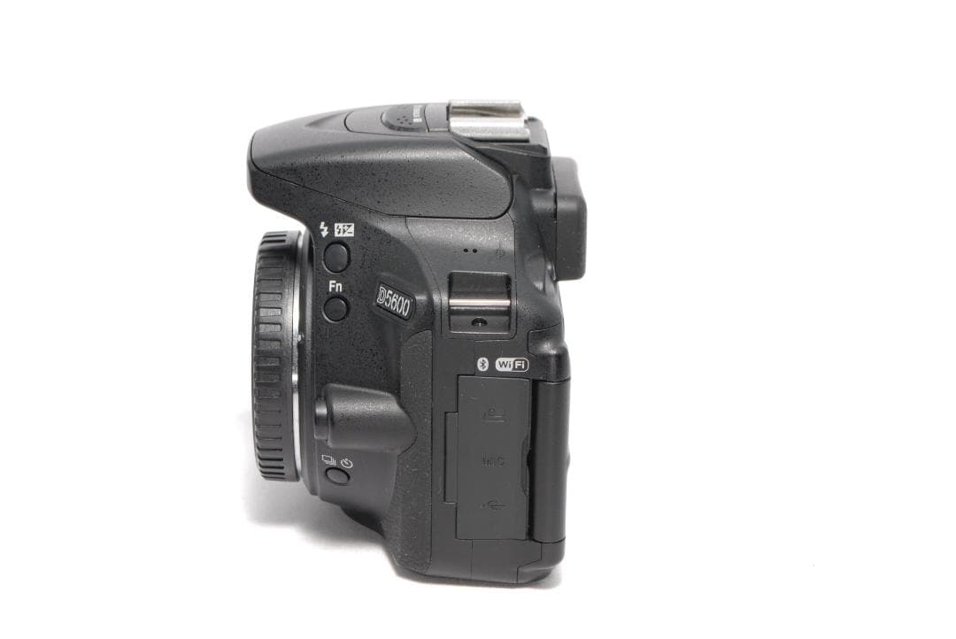 ✨Nikon D5600✨美品✨ショット数極少✨初心者向け✨一眼レフ✨