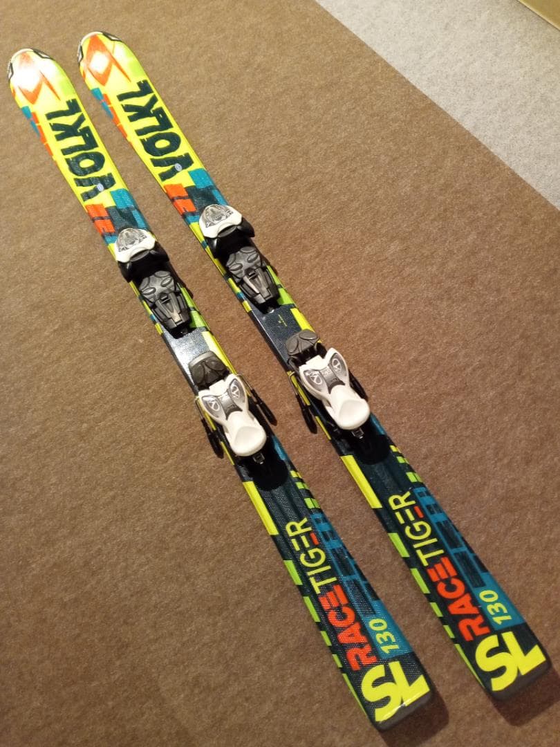 ブーツも販売中　VÖLKL RACE TIGER 130 スキー板 SL