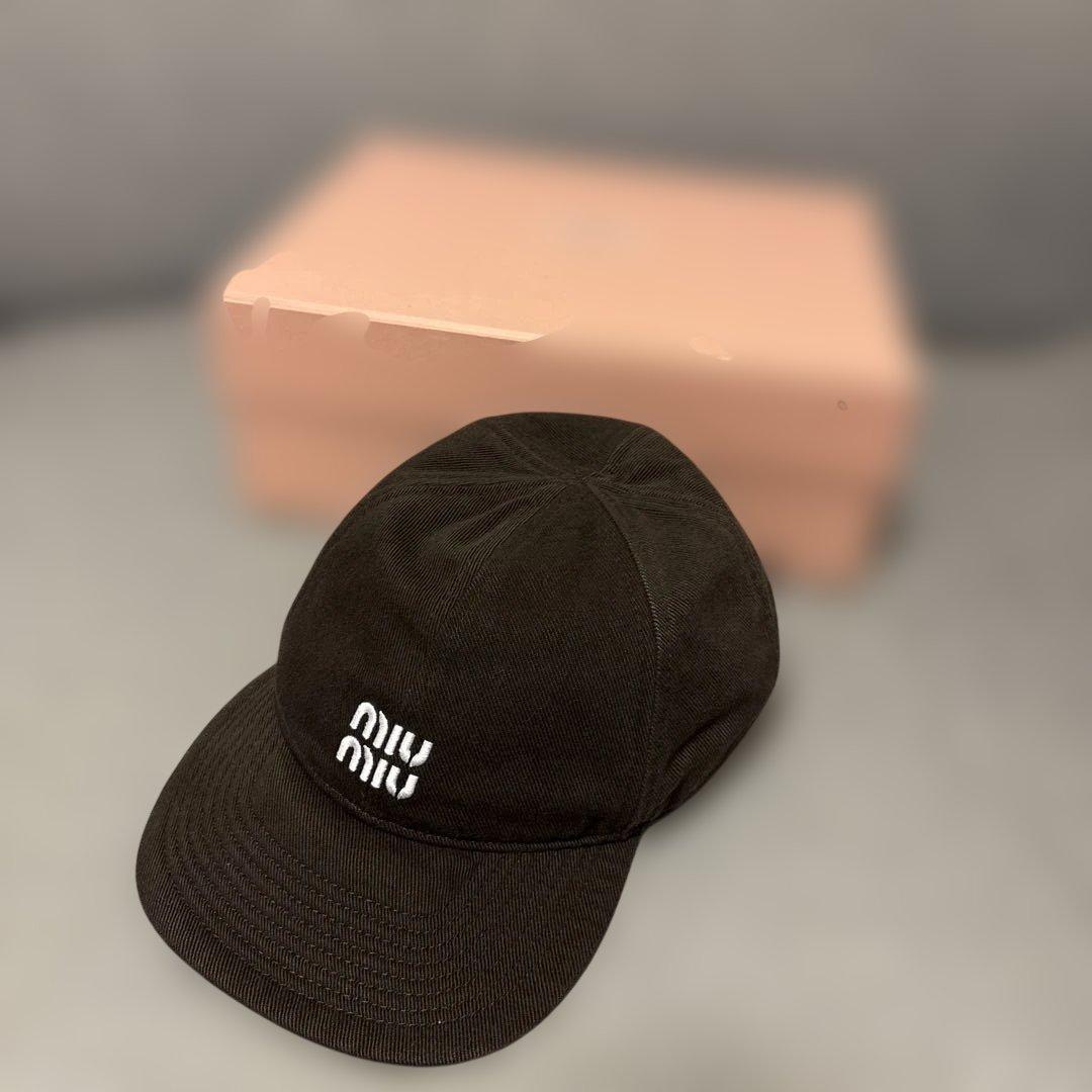 miu miu ブラウン デニムキャップ