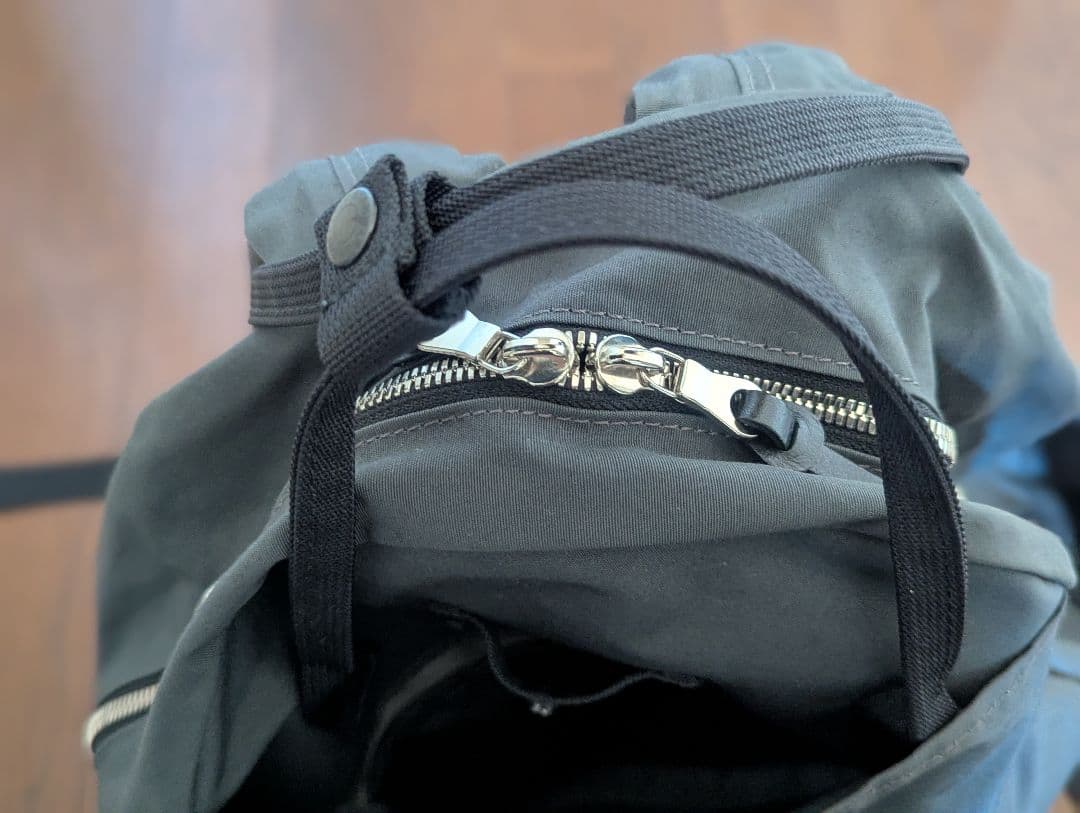 【美品】スタンダードサプライ　ワラルー　グレー ナイロンバックパック