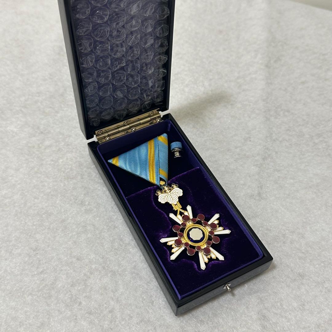 【極美品】瑞宝双光章 （旧勲五等瑞宝章） 略綬 箱付 勲章 本物保証