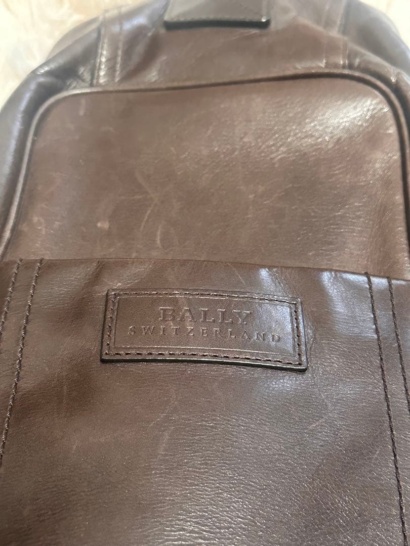 バリー ボディバッグ ブラウン