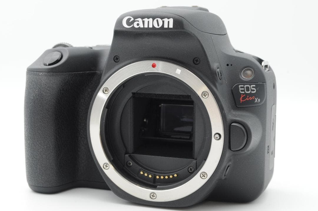 ☆ほぼ新品①☆新生活応援☆ Canon EOS Kiss x9 ダブルレンズ
