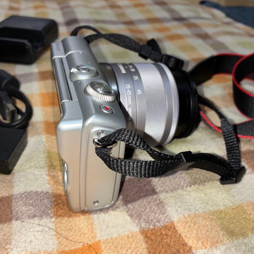 極美品　グレー　Bluetooth搭載でスマホ転送 CANON EOS M100