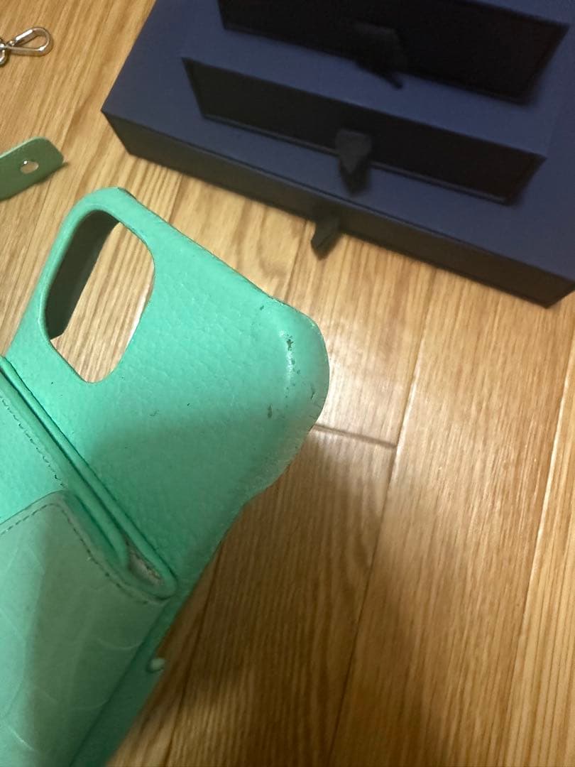 a&s インスタグラマーの鈴木亜美さんのiPhone15ケース ストラップ付き