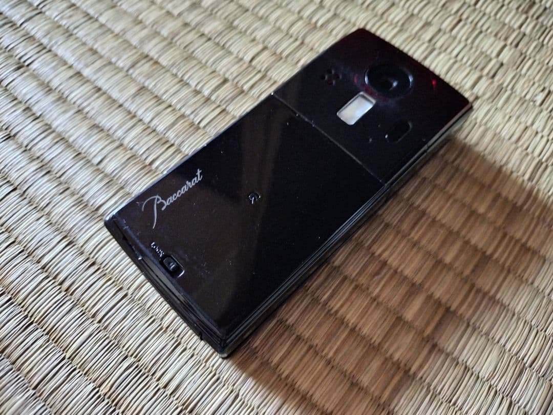 美品 SH-09C バカラ Baccarat モデル ガラケー