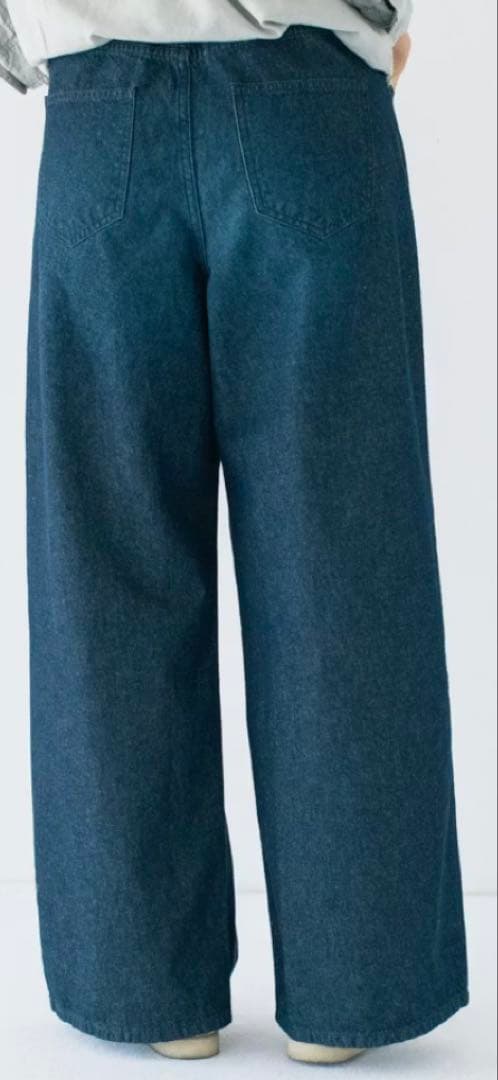 美品　北欧暮らしの道具店　すっきり見えインタックのワイドデニム　インディゴM
