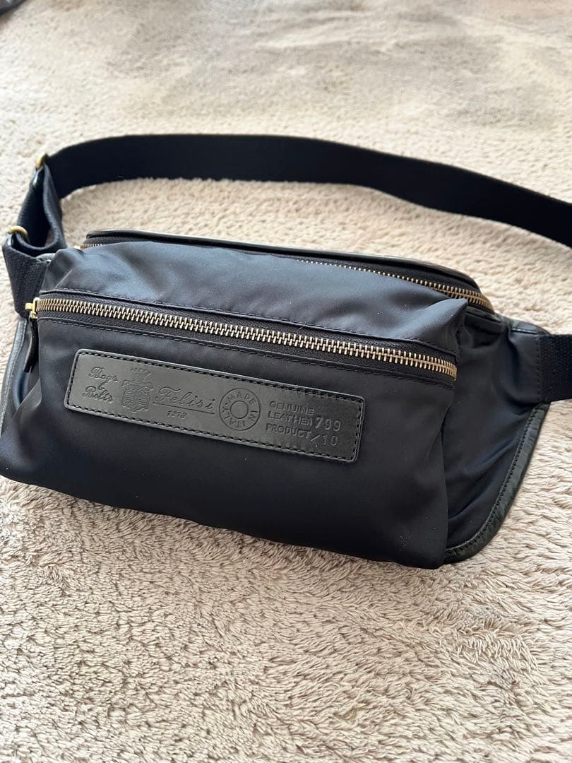 【美品】フェリージ Felisi 799/10黒ボディバッグ .ウエストバック
