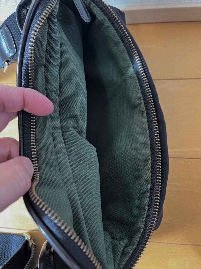 【美品】フェリージ Felisi 799/10黒ボディバッグ .ウエストバック