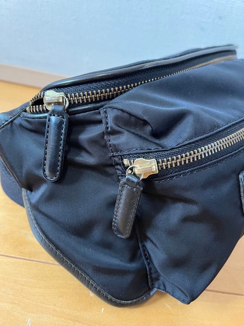 【美品】フェリージ Felisi 799/10黒ボディバッグ .ウエストバック