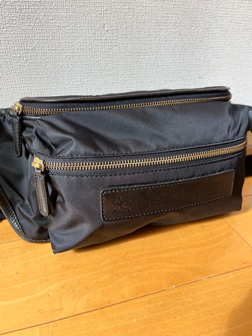 【美品】フェリージ Felisi 799/10黒ボディバッグ .ウエストバック