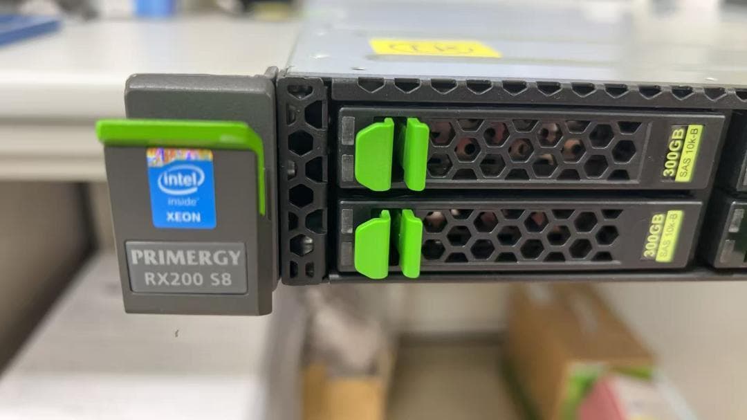 PRIMERGY RX200 S8 【PYR208R2N】 動作確認済み