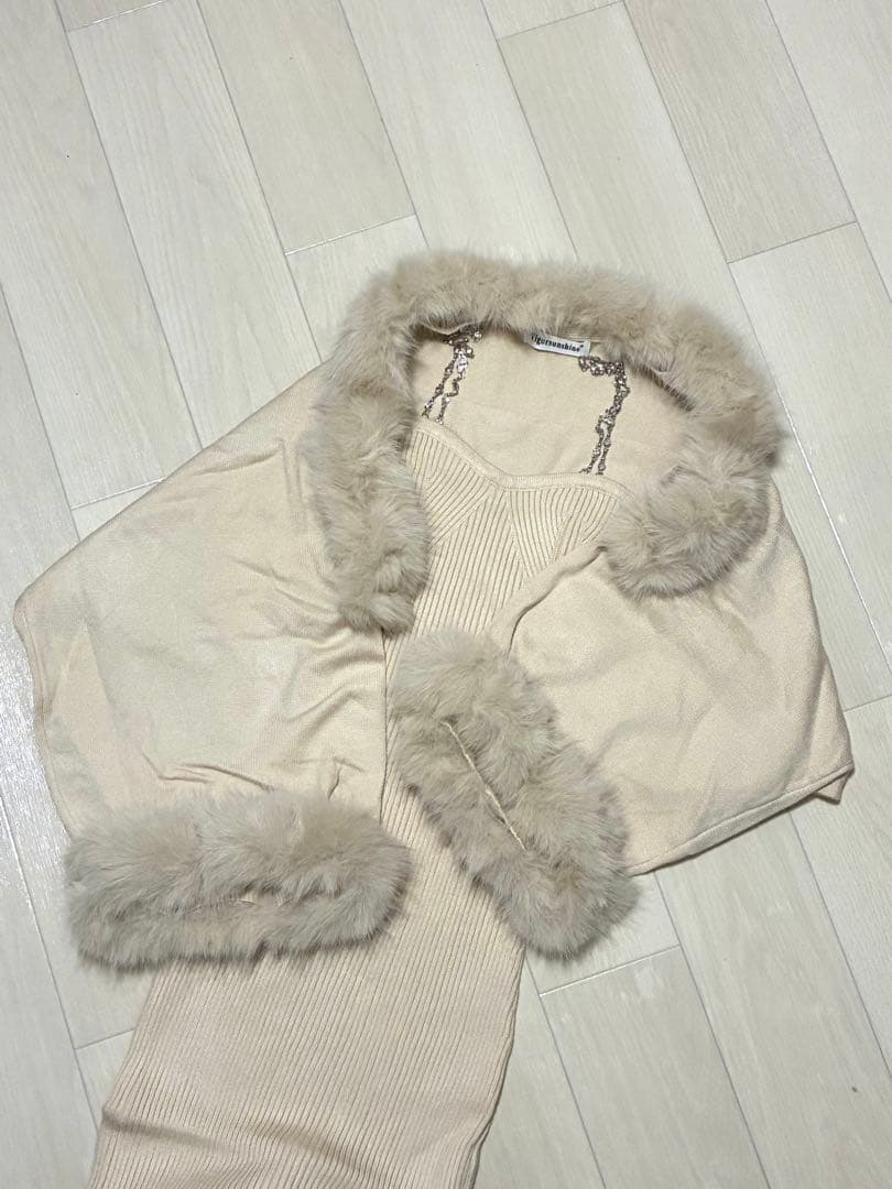 【大人気】elmyu ファーポンチョカーデ×チェーンワンピset パーティー白