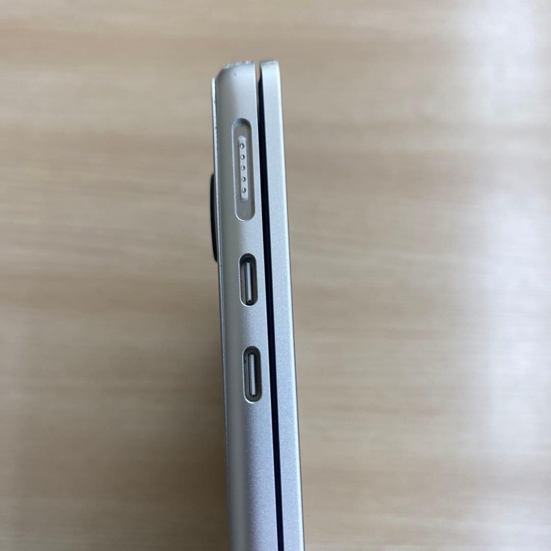 Apple MacBook Air M2 13インチ