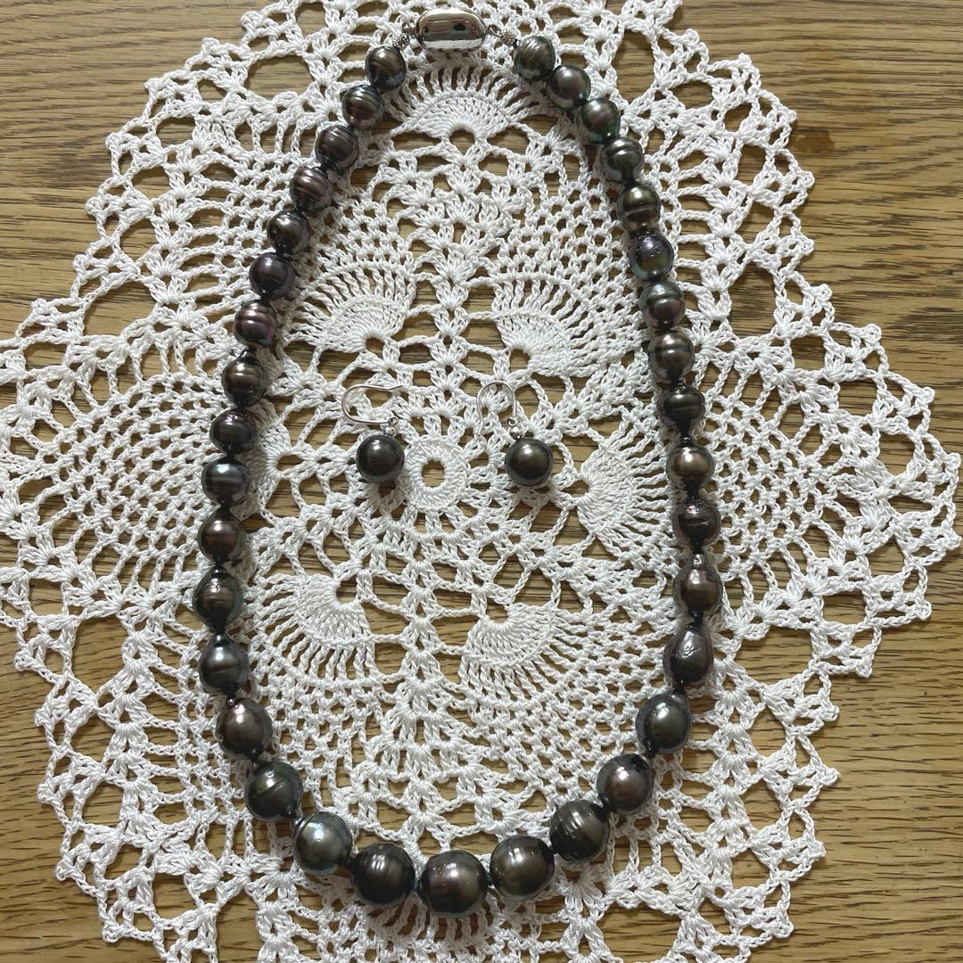 お値下げ！！⭐︎南洋タヒチ産　黒真珠（40㎝）ネックレスとピアスのセット⭐︎