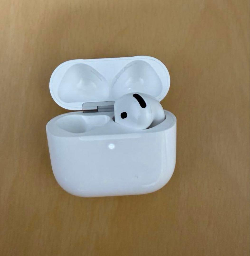 Airpods4 本体のみ(右耳なし)