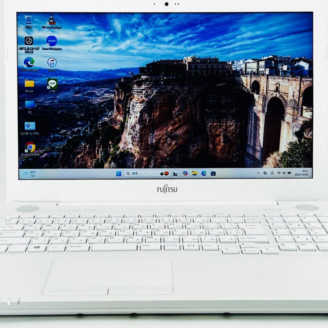 Core i7 32GB ノートパソコン Windows11 オフィス付き