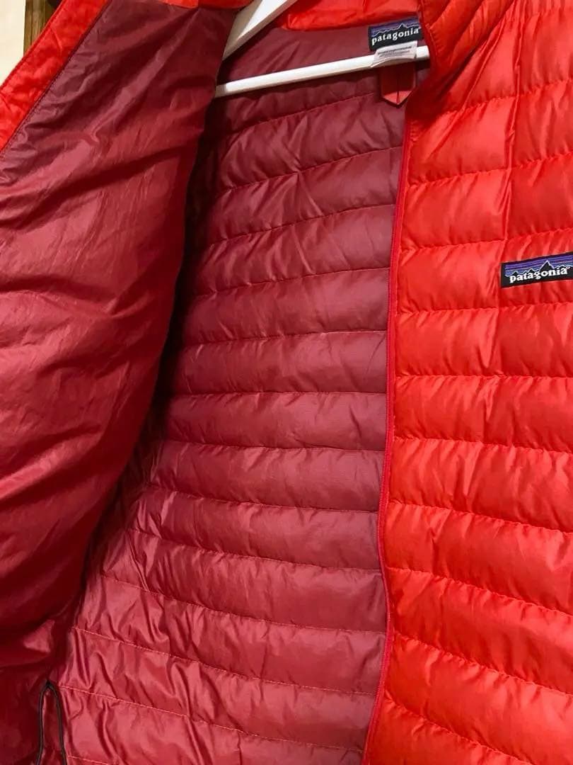 【patagonia】軽量ダウン　メンズ　L レッド