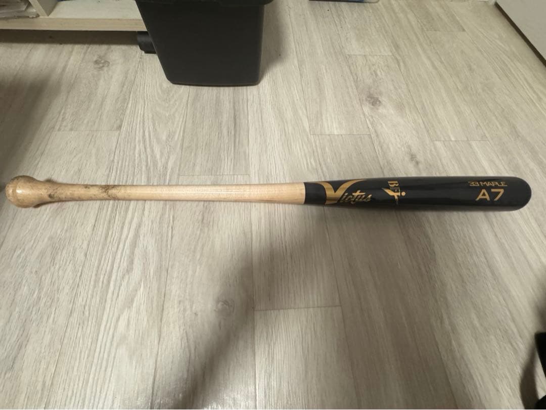 ビクタス　硬式木製
