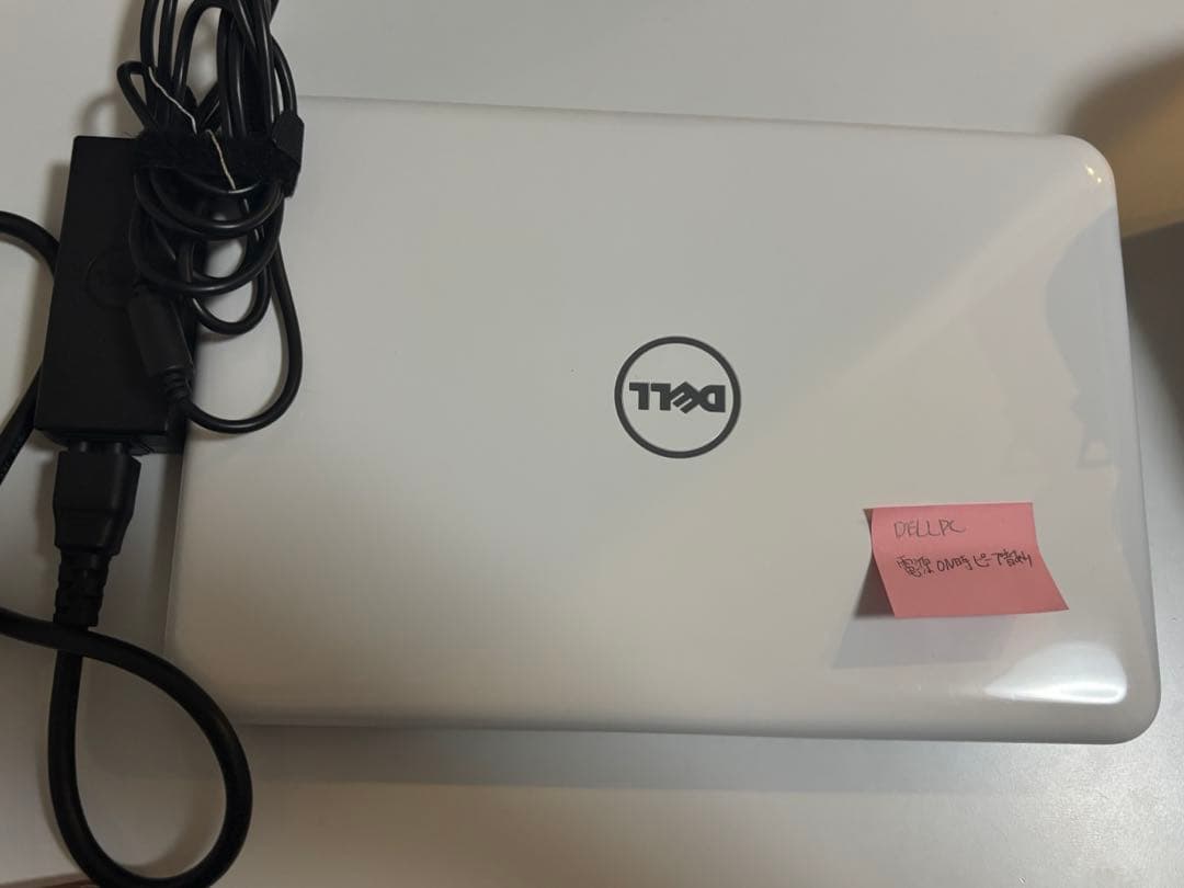 Dell ノートPC ホワイト ACアダプター付き　ジャンク品
