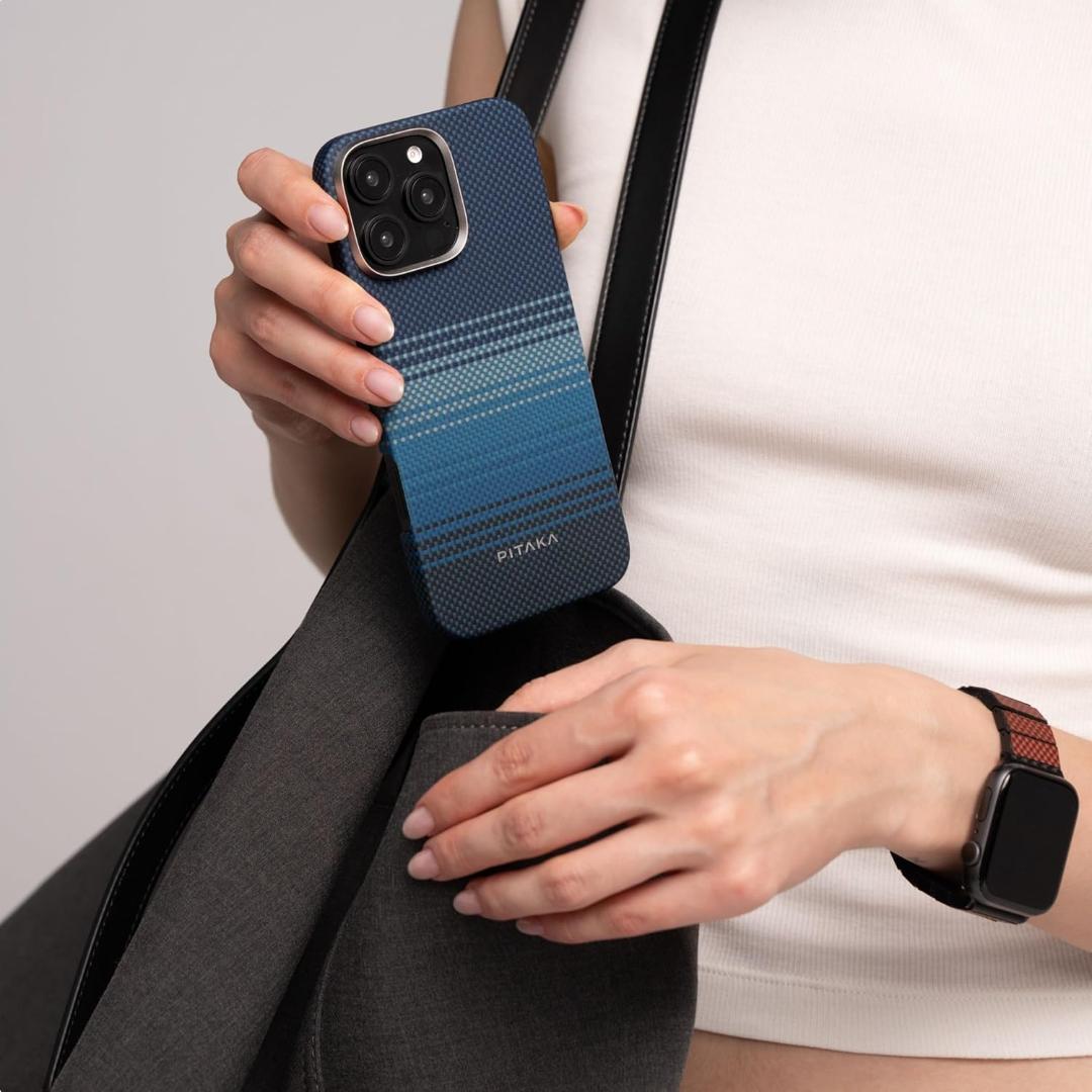 iPhone16Pro用ケース Moonrise柄 188B1963