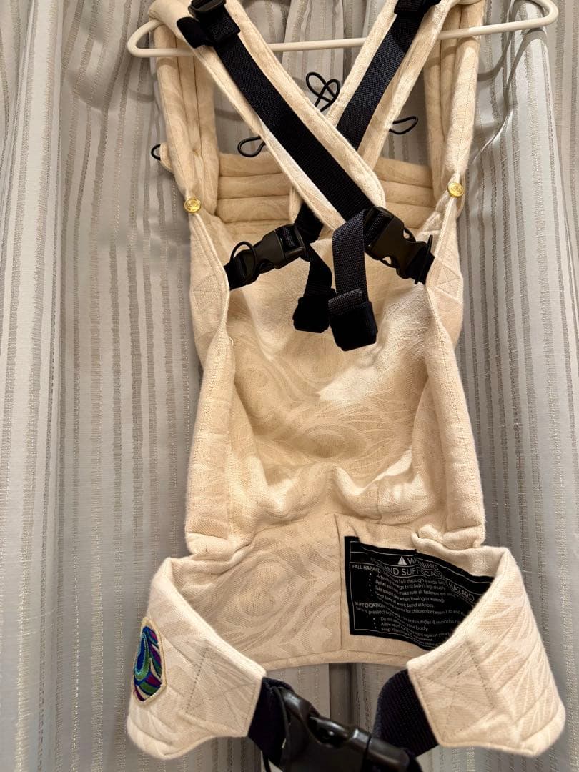 【お値下げ2日間限定】アーティポッペ 抱っこ紐 ベージュ