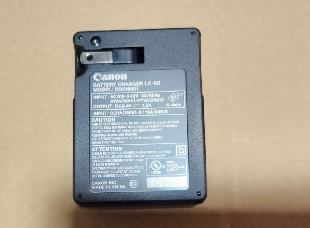 美品　ショット数2820 CANON EOS70D ボディのみ2020万画素