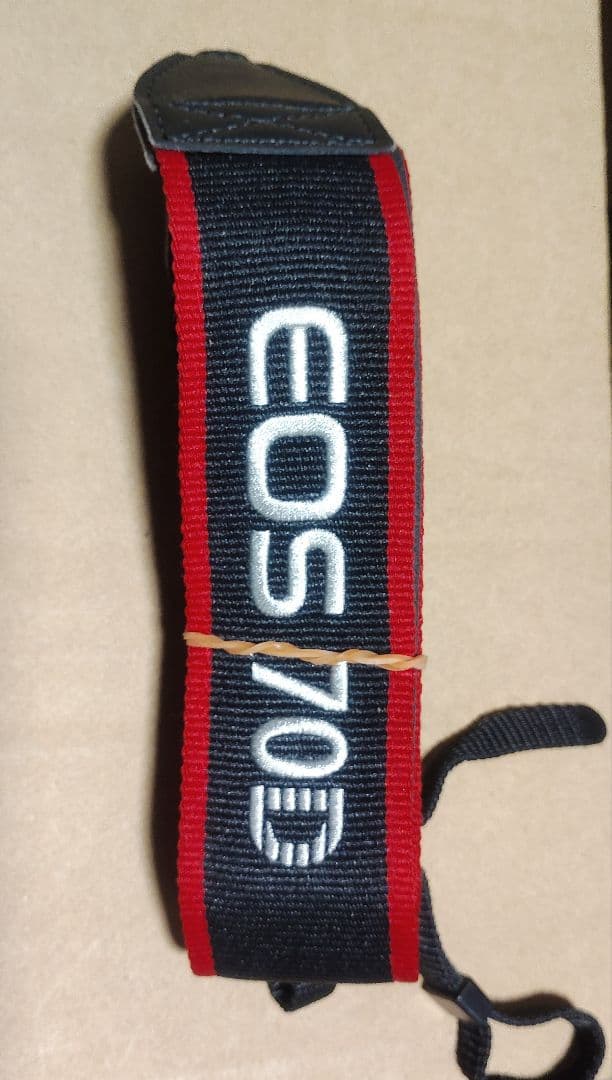 美品　ショット数2820 CANON EOS70D ボディのみ2020万画素