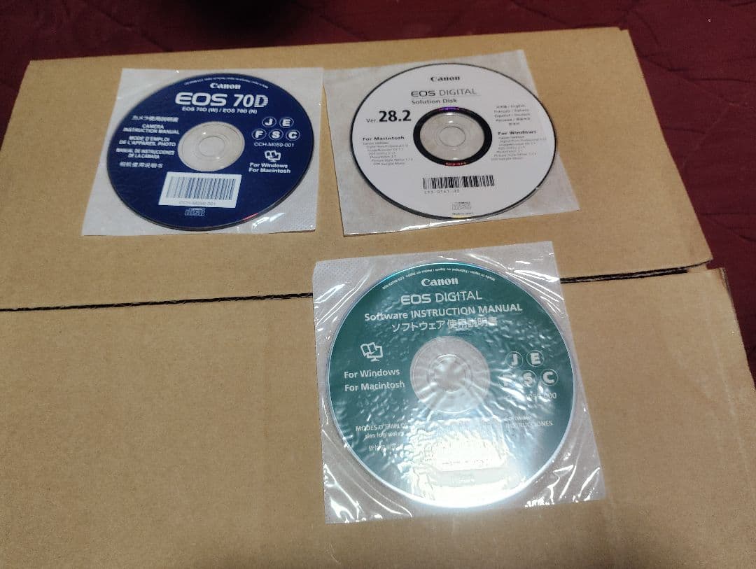 美品　ショット数2820 CANON EOS70D ボディのみ2020万画素