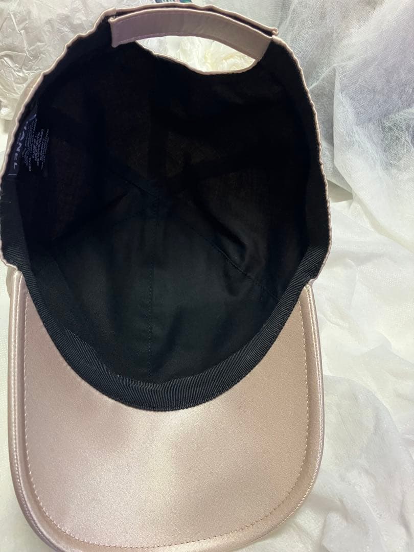 CHANEL ピンク キャップ パールロゴ