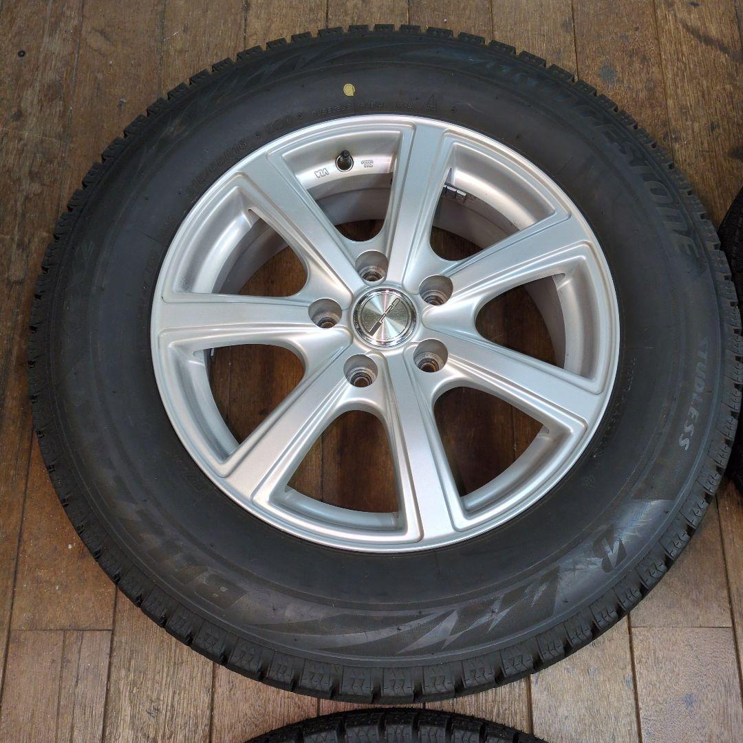 ジ*ム様 手渡可　美品　2022年　9分〜　BSスタッドレス　VRX2　215/