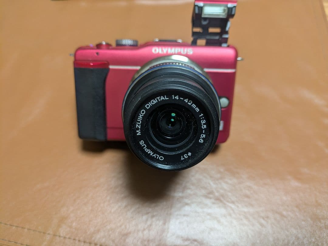 OLYMPUS M.ZUIKO DIGITAL 14-42mm レッド