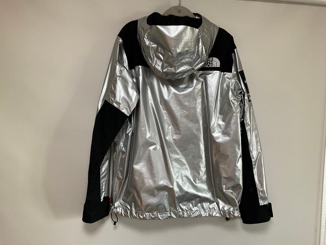 オ*ン様 Supreme × THE NORTH FACE マウンテンパーカ