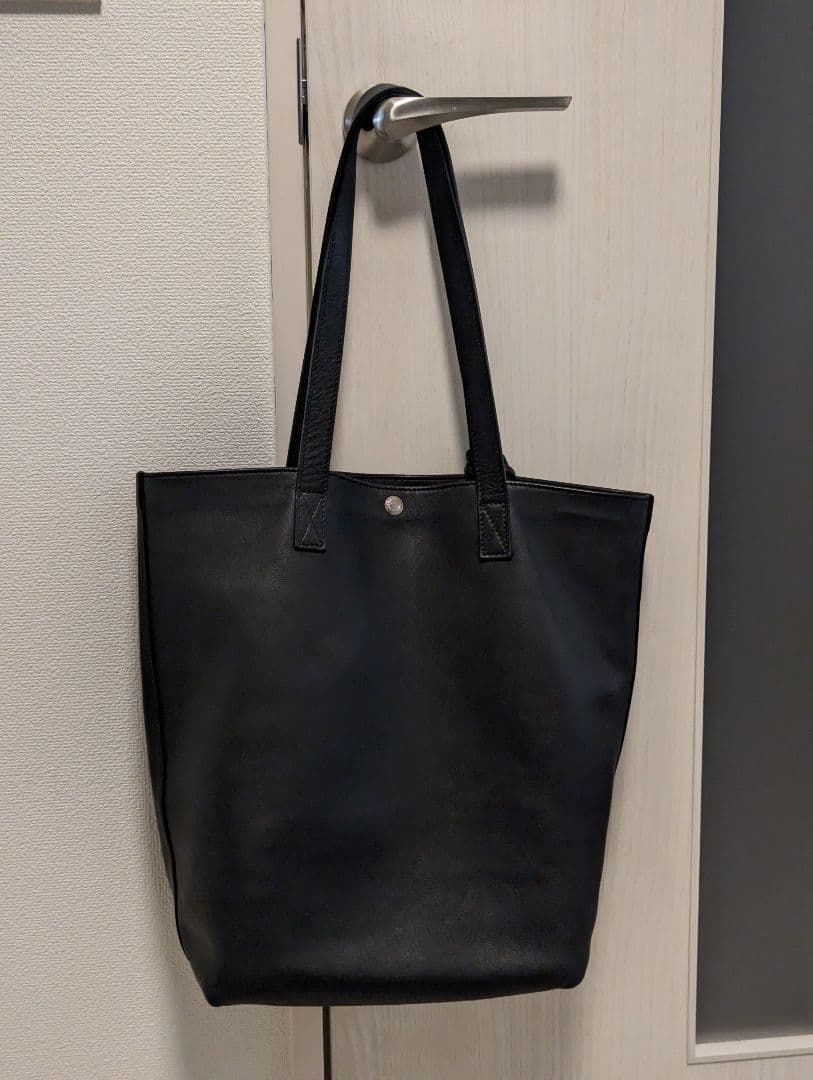 ワイルドスワンズ　リベロ　黒　レザー　トートバッグ