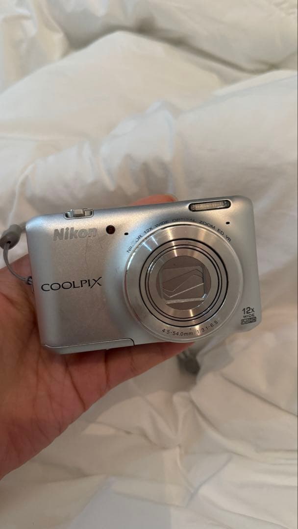 Nikon COOLPIX s 6400シルバー 12倍ズーム